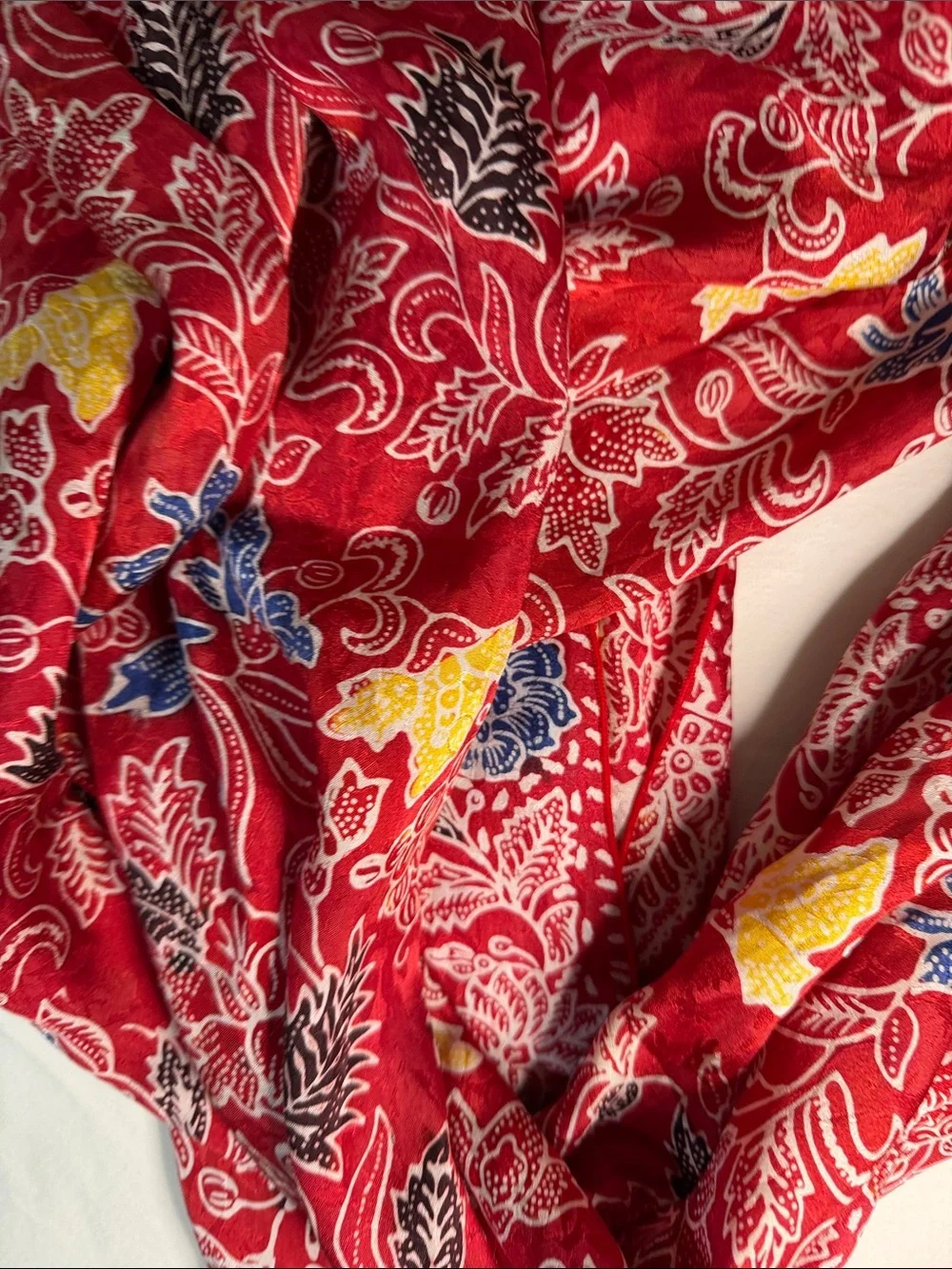 Source Unknown Red Floral Patterned Scarf with Fringe